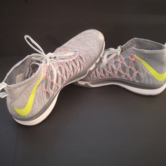 Nike Training Flex Speed Men's Size 9.5 Grey Lace Closure Sneakers - Picture 2 of 7